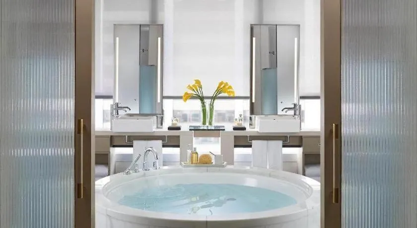 The Landmark Mandarin Oriental, Hongkong 5*,  China