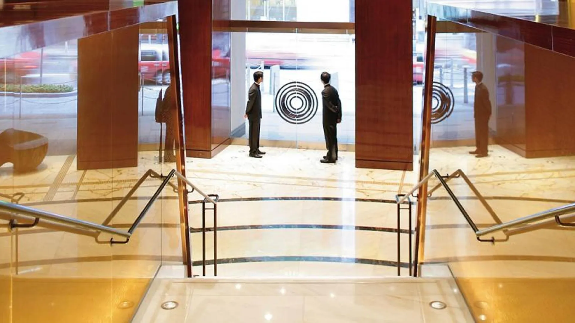 The Landmark Mandarin Oriental Hong Kong 5*,  China