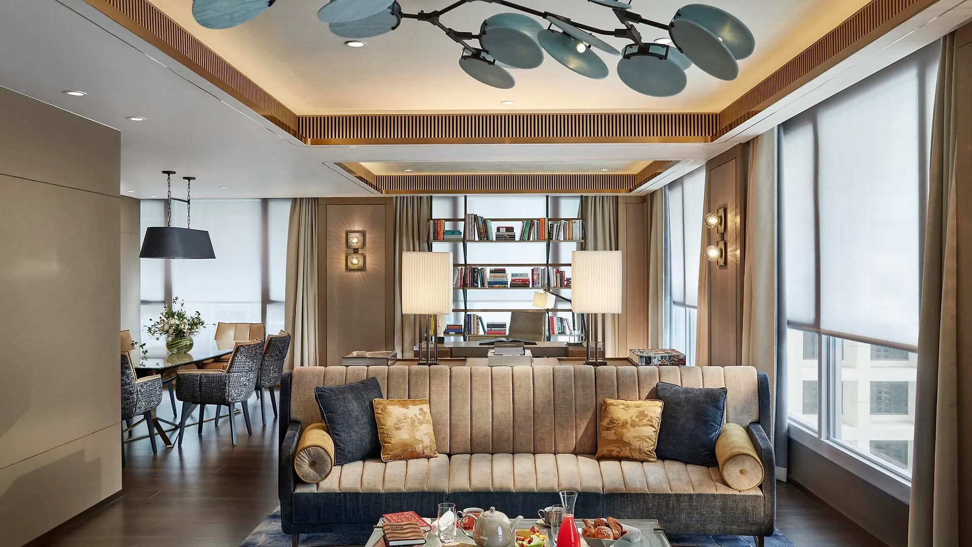 The Landmark Mandarin Oriental Hong Kong 5*,  China