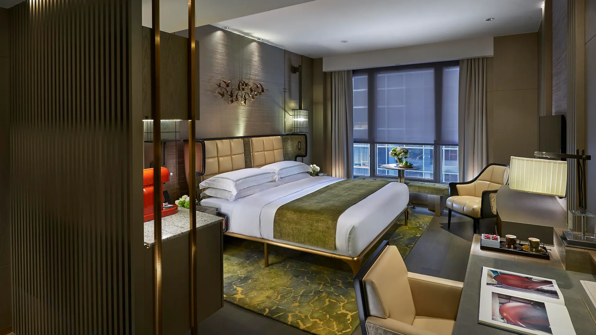 The Landmark Mandarin Oriental Hong Kong 5*,  China
