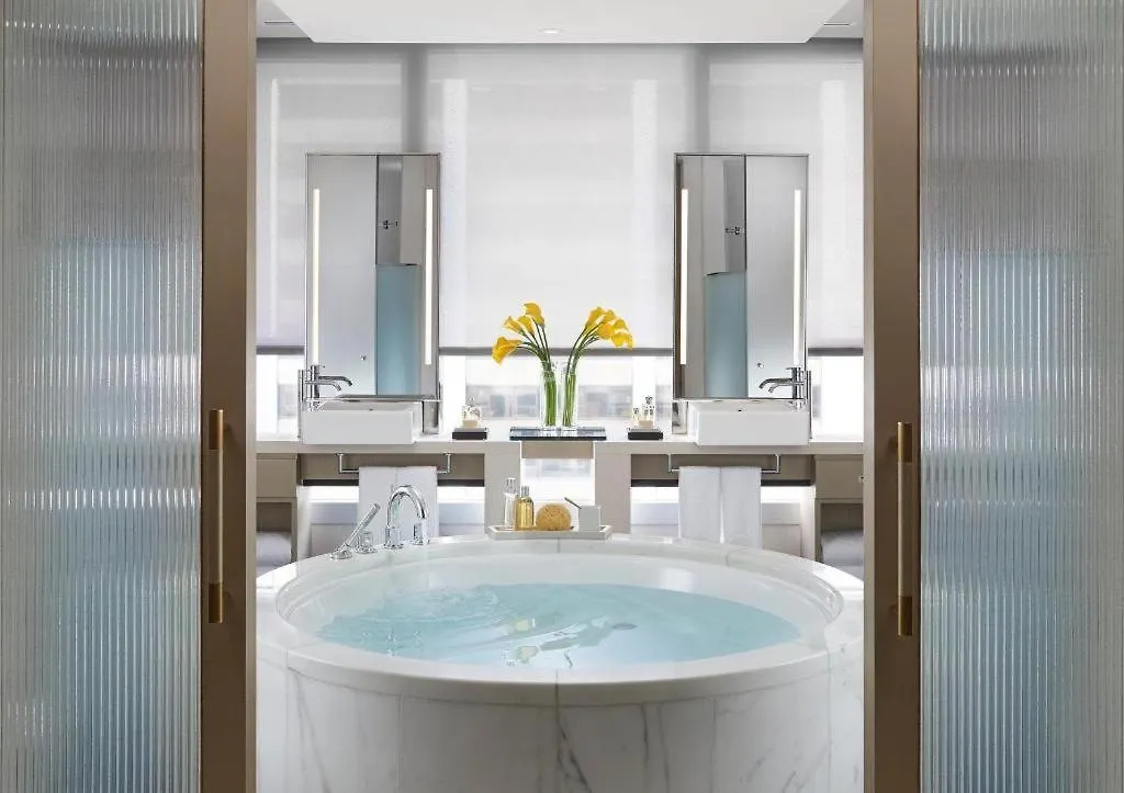 The Landmark Mandarin Oriental Hong Kong Hotel