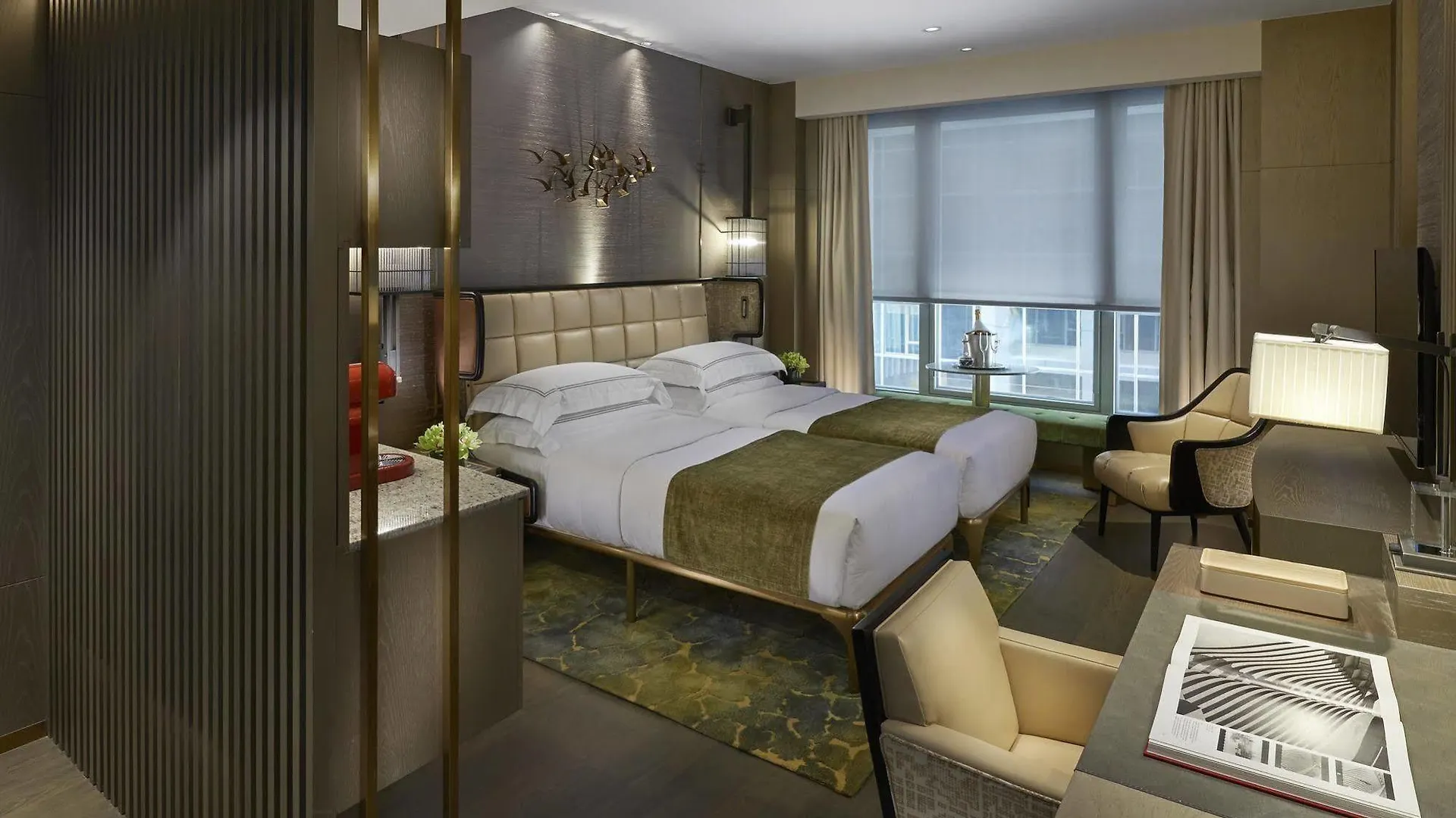 The Landmark Mandarin Oriental Hong Kong 5*,  China